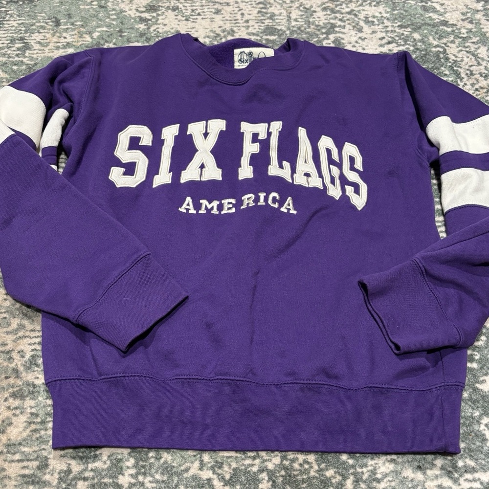 vintage-style Six Flags America crewneck sweatshirt Medium Purple